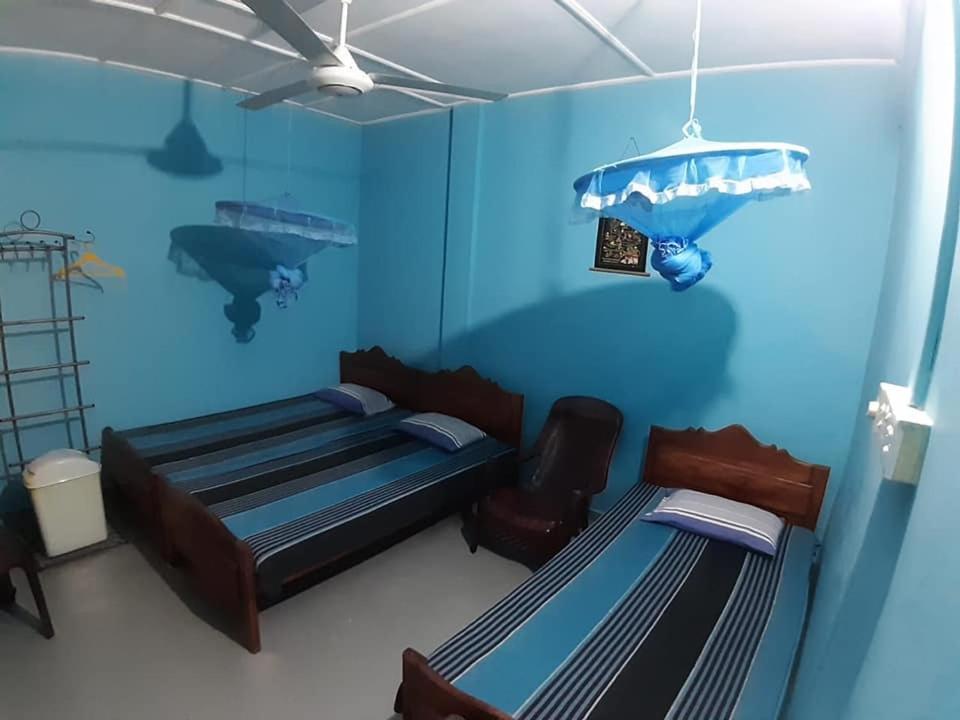 Amila Guest Hotel Trincomalee Bagian luar foto
