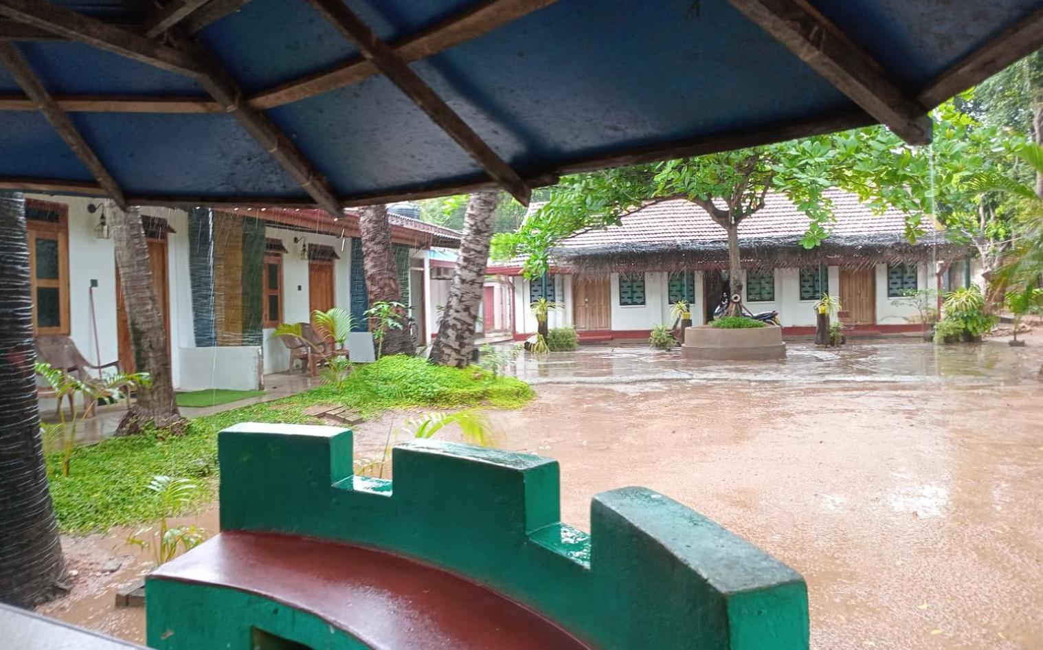 Amila Guest Hotel Trincomalee Bagian luar foto