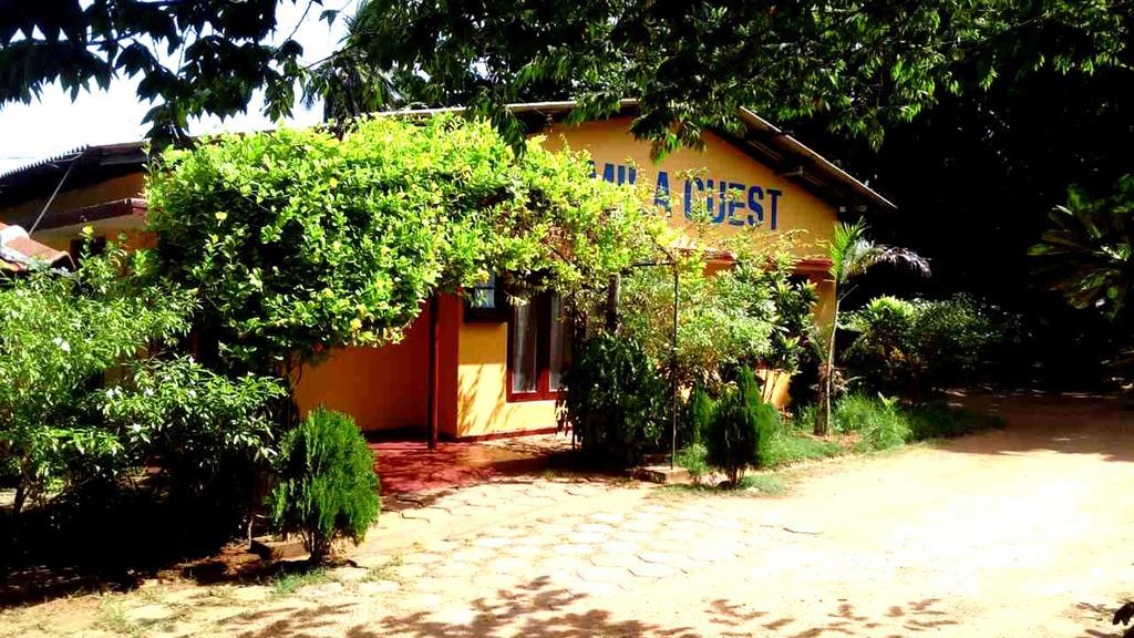 Amila Guest Hotel Trincomalee Bagian luar foto